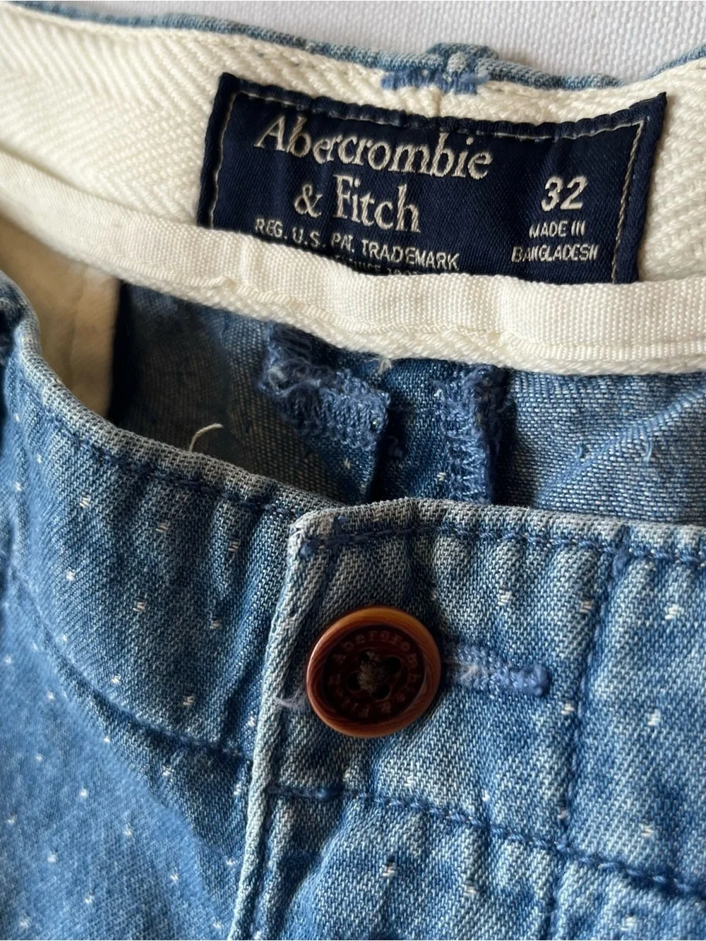 Abercrombie & Fitch Y2K chino shorts 32 Light blue polka dot 7
